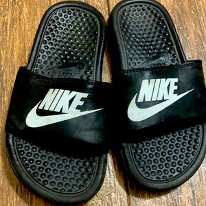 Nike slides youth 1